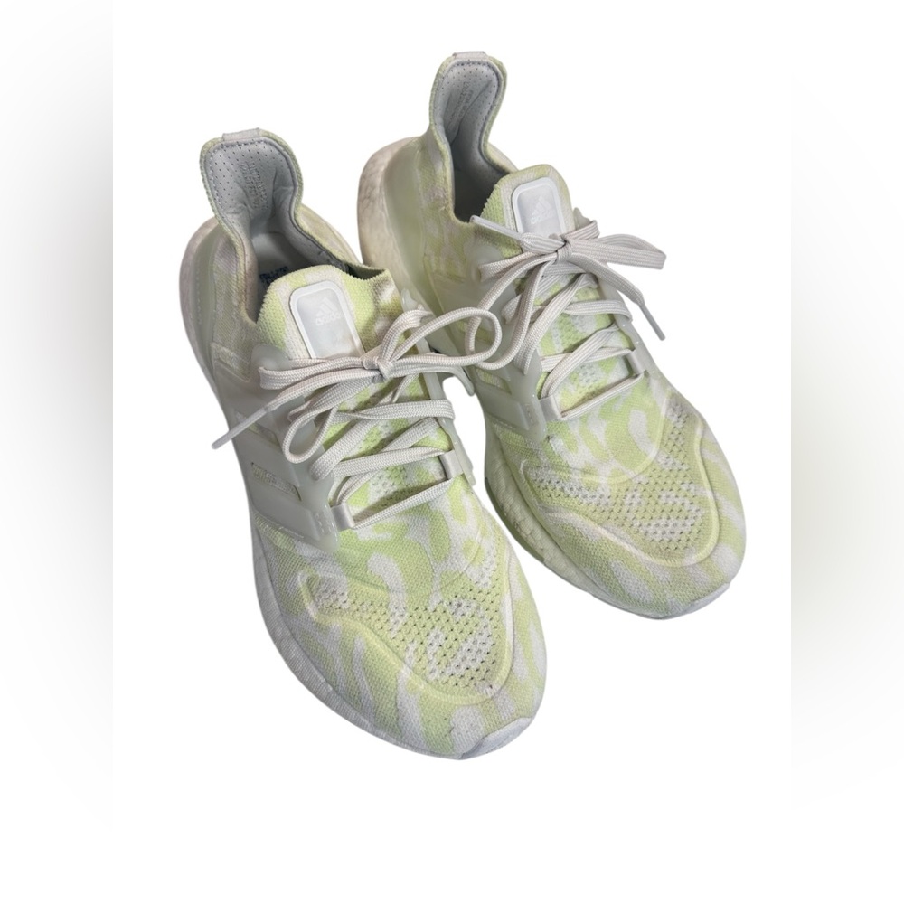 Adidas UltraBoost 22 Almost Lime Women's Running Shoes Lace Up  GX6302 Sz 8.5